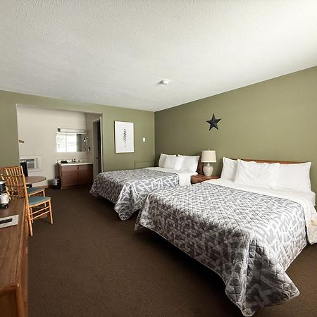 The Trail Inn - Newberry, Mi - Formerly Knollwood Inn - 13467 M-28 外观 照片